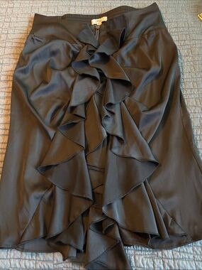 Mable Black silky Ruffle-Front Pencil Skirt. Sz large- medium